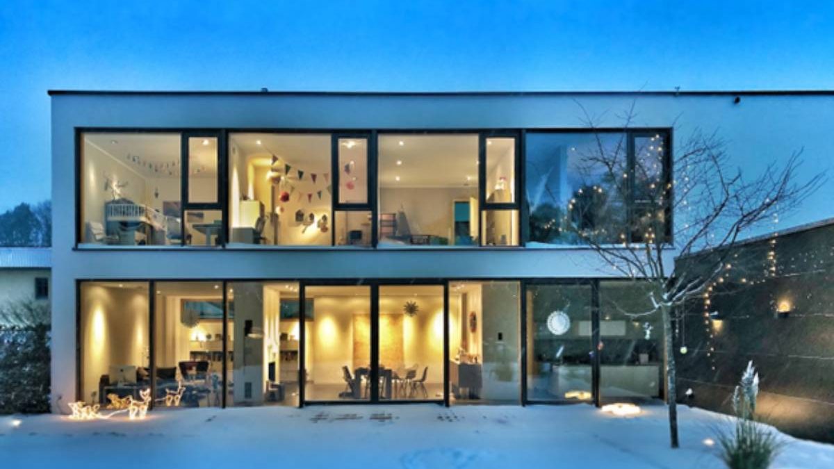 5 Ways to Embrace Smart Technology in Modern Homes